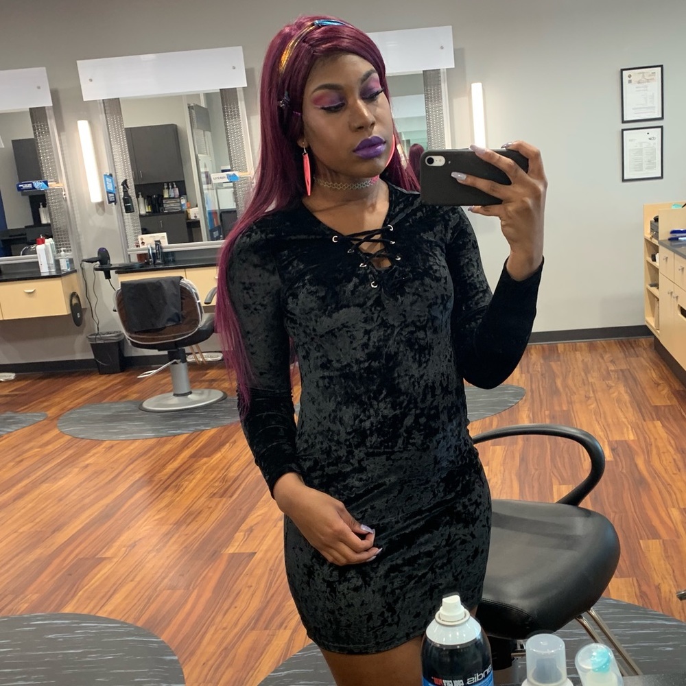 Black velvet bodycon dresss